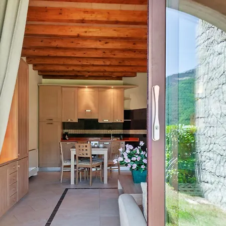 Gorgeous Holiday In With Garden 스칸노