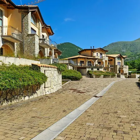 Gorgeous Holiday In With Garden * 스칸노